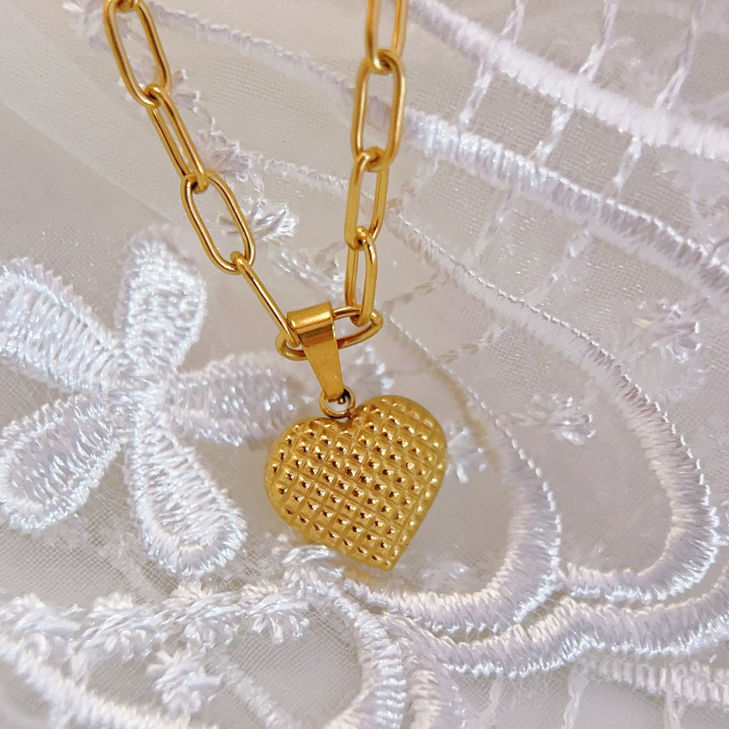 Fashion Heart Pendant Necklace for Women, Sweet and Simple Peach Heart Stainless Steel Necklace Gift Clavicle Chain Jewelry