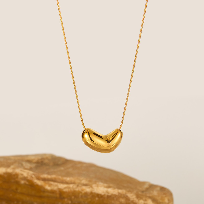 Cross-Border Versatile Necklace for Women Stainless Steel Personalized Versatile Gold-Plated Heart Titanium Steel Collarbone Chain Wholesale