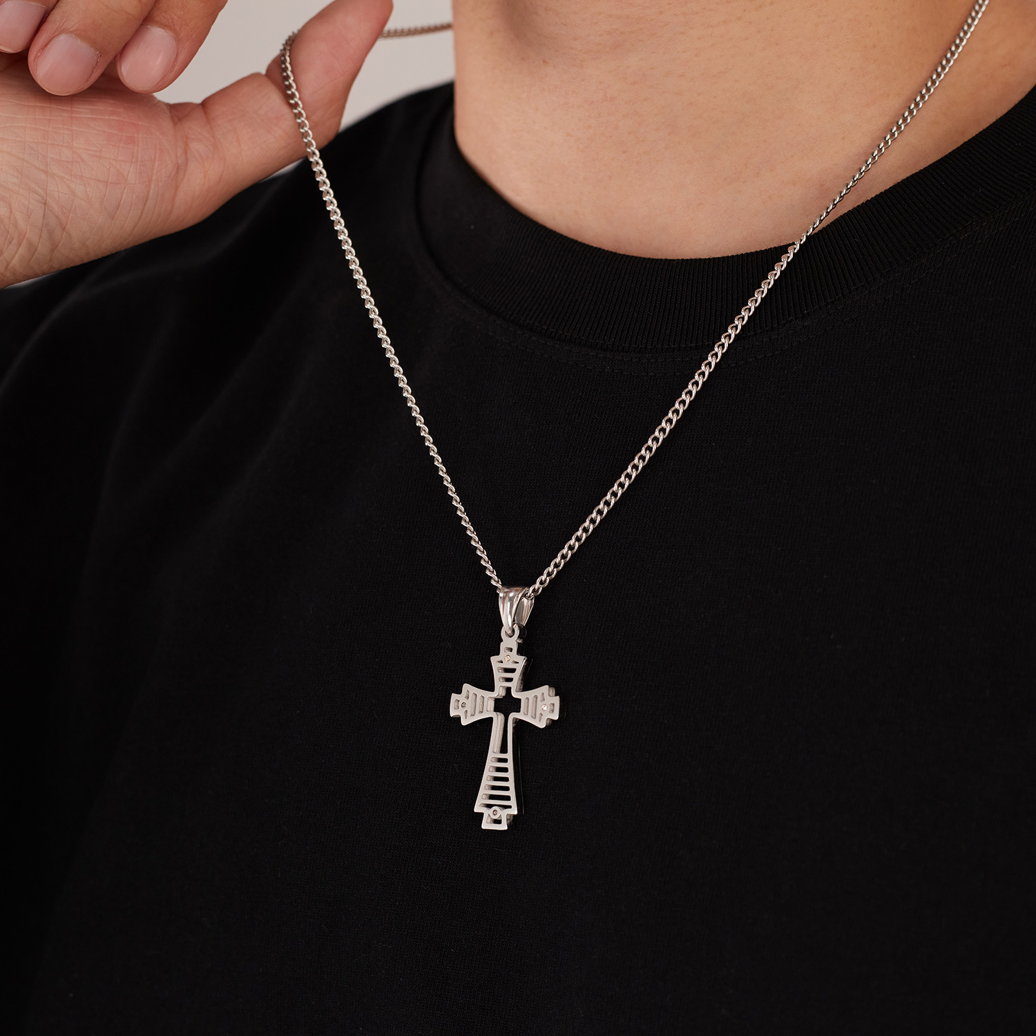 Men’s Necklace Stainless Steel Trendy Fashion Hollow Cross Pendant Titanium Steel Necklace Wholesale