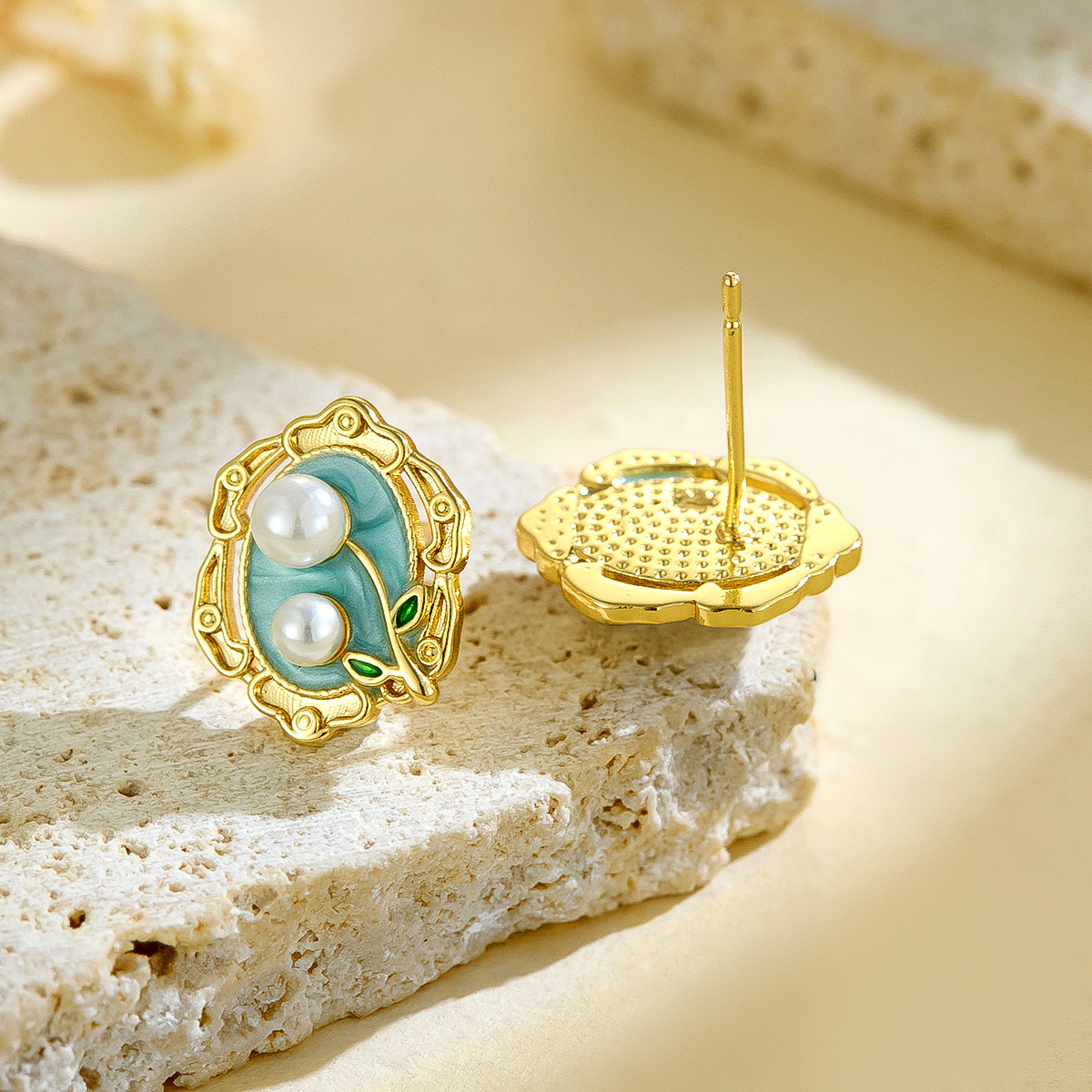 French Style Exquisite Painted Oil Painting Flower Earrings Light Luxury Vintage Earrings Niche Palace Style Fashion Earrings for Women