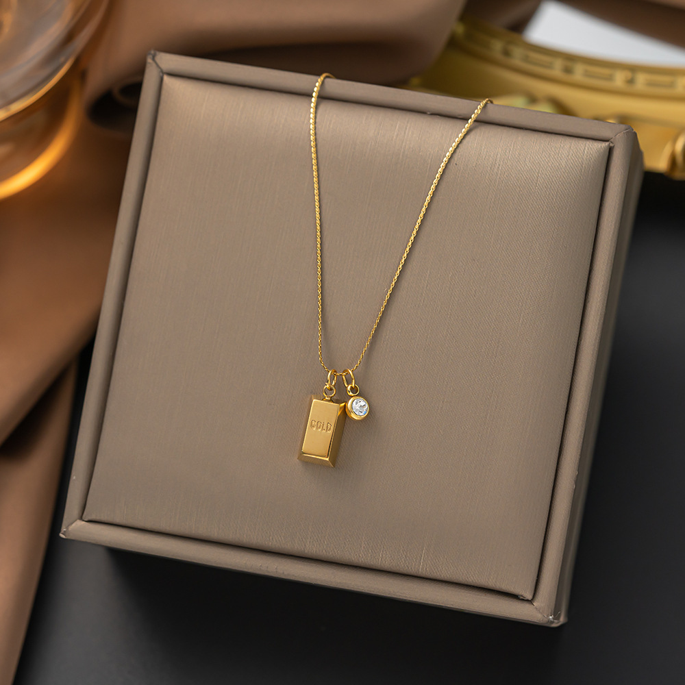 Rich Little Brick Titanium Steel Necklace New Light Luxury Niche Design Clavicle Chain Light Luxury Non-Fading High-End Jewelry