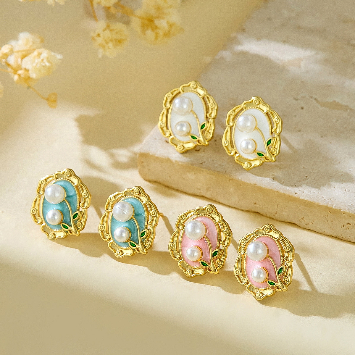 French Style Exquisite Painted Oil Painting Flower Earrings Light Luxury Vintage Earrings Niche Palace Style Fashion Earrings for Women