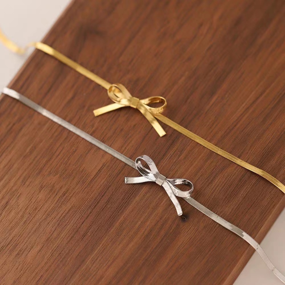 Design Sense Titanium Steel Non-Fading Choker Short Bow Snake Bone Necklace Exquisite Fashion Collarbone Chain