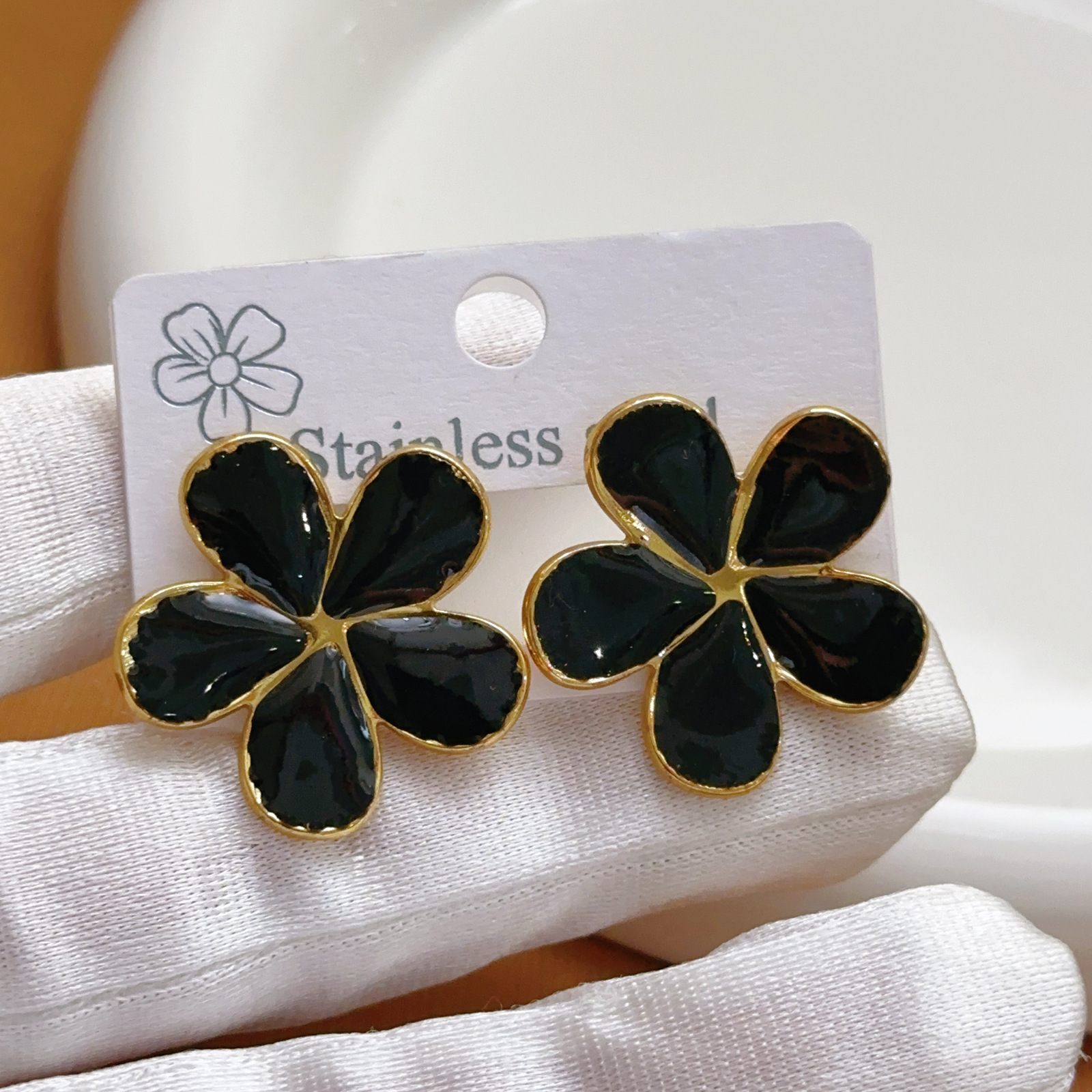 Cross-Border Simple Metal Flower Plum Blossom Wholesale Petal Ins Retro Colorful Earrings for Women Stainless Steel New Earrings