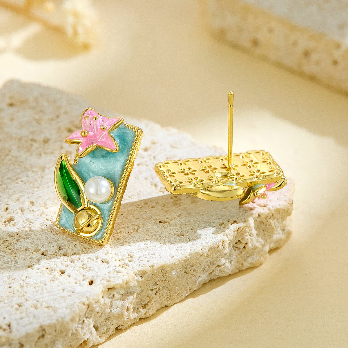 Cross-Border New French Retro Pearl Inlaid Oil Drop Flower Earrings Light Luxury High-End Enamel Painted Flower Earrings