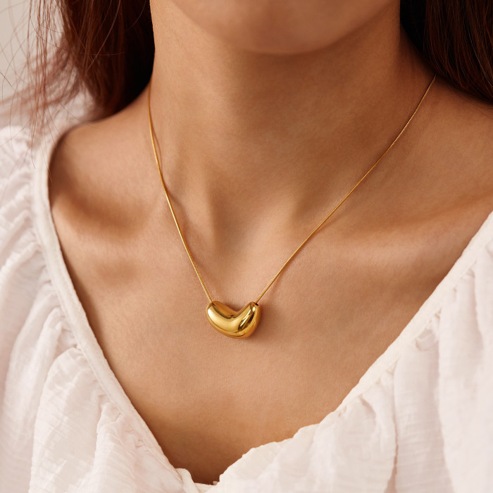 Cross-Border Versatile Necklace for Women Stainless Steel Personalized Versatile Gold-Plated Heart Titanium Steel Collarbone Chain Wholesale
