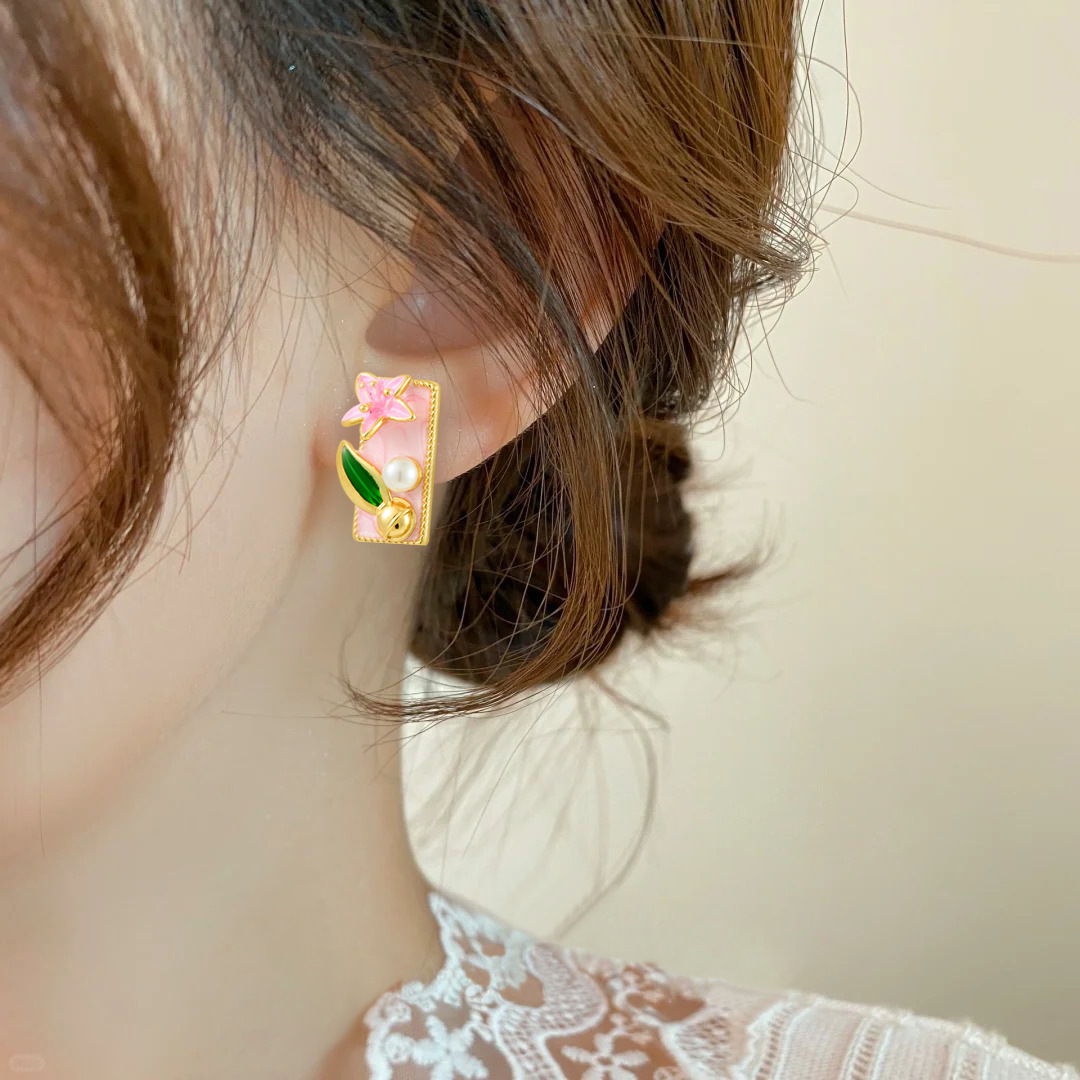 Cross-Border New French Retro Pearl Inlaid Oil Drop Flower Earrings Light Luxury High-End Enamel Painted Flower Earrings