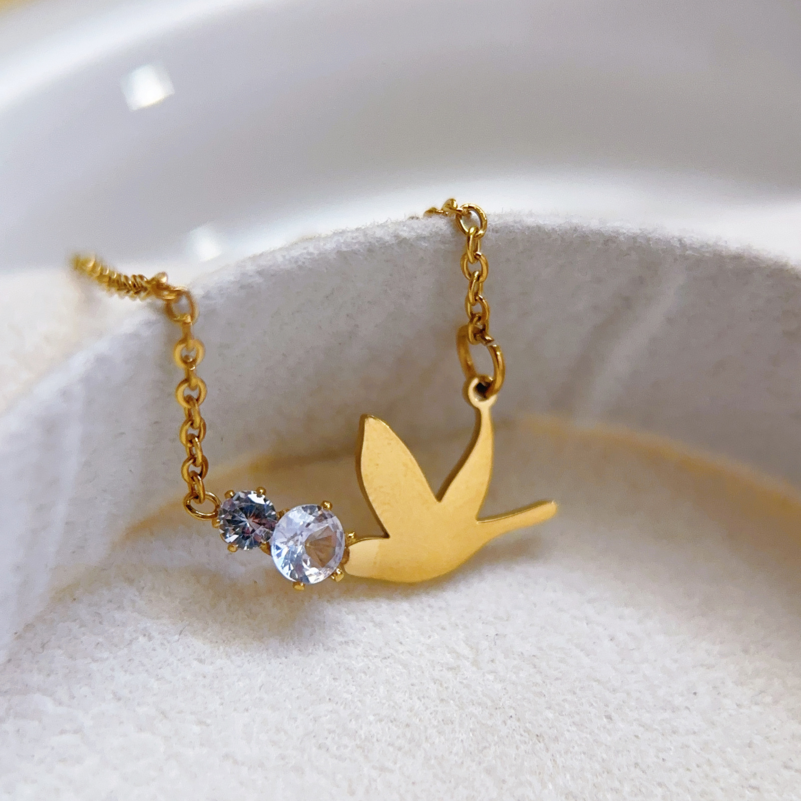 Trendy Peace Dove Necklace for Women New Niche Fashion Design High-end Elegant Versatile Light Luxury Non-fading Jewelry