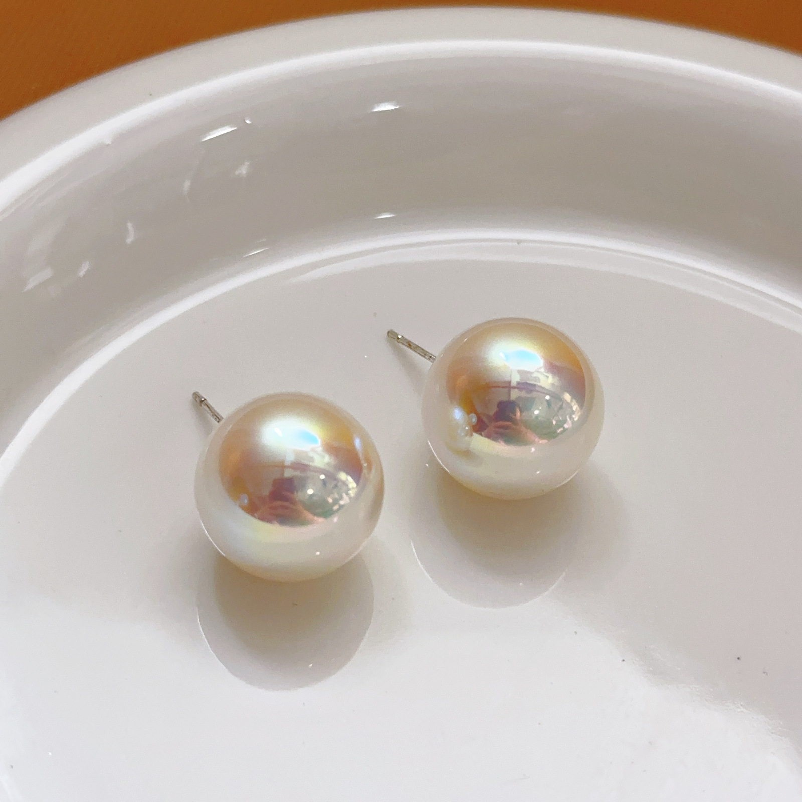 Aurora Artificial Akoya Goddess Grade Pearl Earrings for Women High-end Versatile New Hot-selling Strong Light Perfect Round Earrings