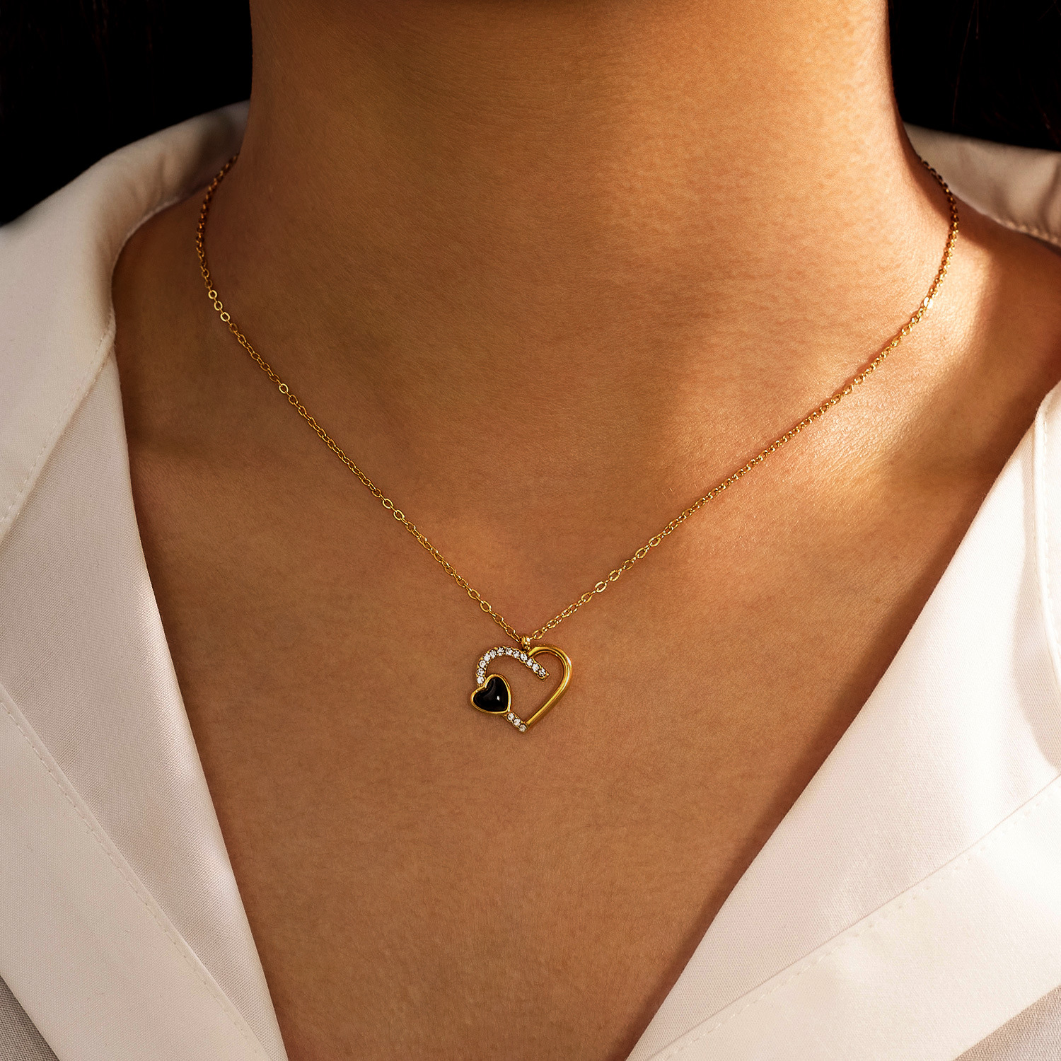 Cross-Border Versatile Necklace for Women Stainless Steel Niche Fashion High-End Heart Titanium Steel Collarbone Chain Wholesale