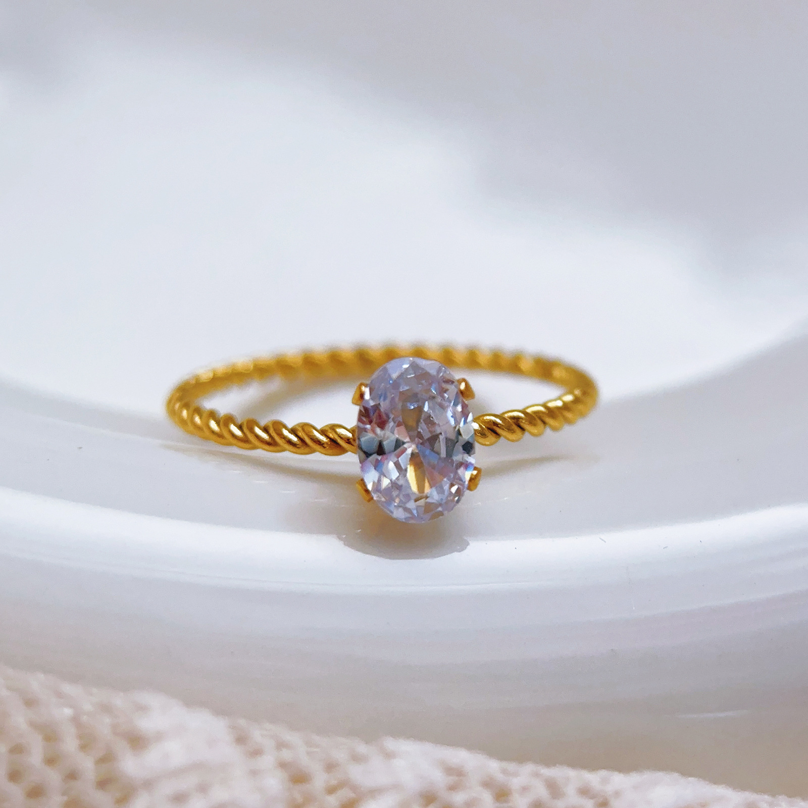 Pigeon Egg Oval Zircon Fine Twist Wire Ring Titanium Steel 18K Gold Plated Fashion Ins Style Non-Fading Ring