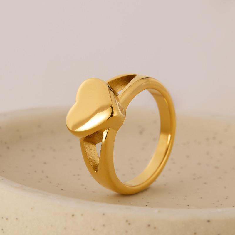 Vintage Style Ring for Women Stainless Steel Elegant High-end Heart Fashion Titanium Steel Ring Wholesale