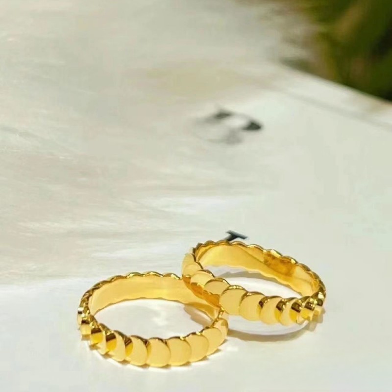 Niche Design Light Luxury High-End Polka Dot Fish Scale Ring Sand Gold Jewelry Imitation Gold Hand Accessories Women's Fashion Accessories