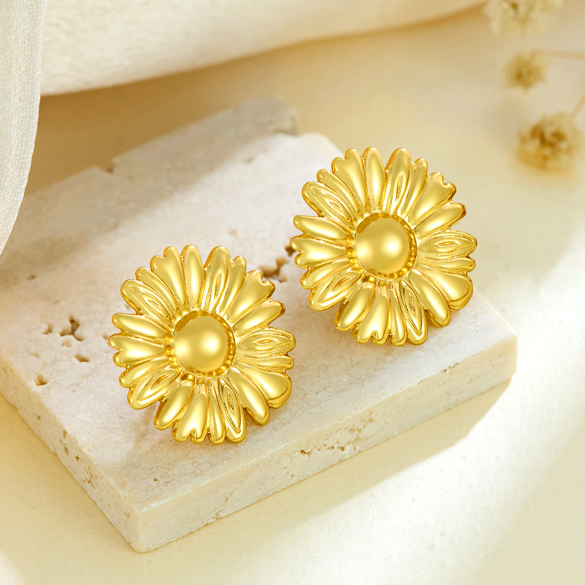 Vintage Western Retro Sunflower Sunflower Temperament Retro Earrings Gold Plated Temperament Jewelry