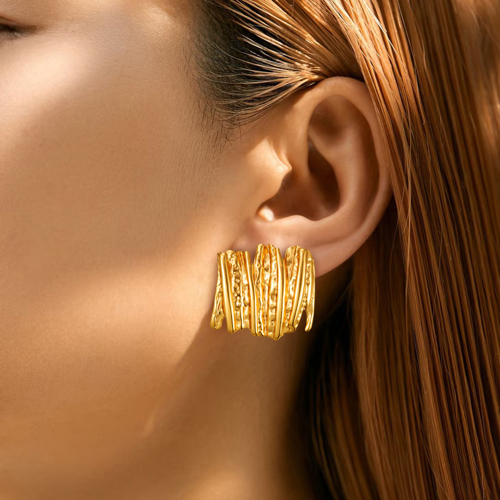 Stainless Steel Earrings for Women, Minimalist Style, Gold-Plated Earrings, Vintage Fashion, Versatile Irregular Pleated Earrings