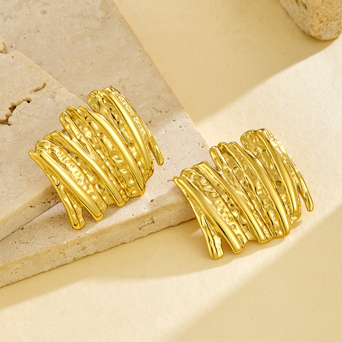 Stainless Steel Earrings for Women, Minimalist Style, Gold-Plated Earrings, Vintage Fashion, Versatile Irregular Pleated Earrings