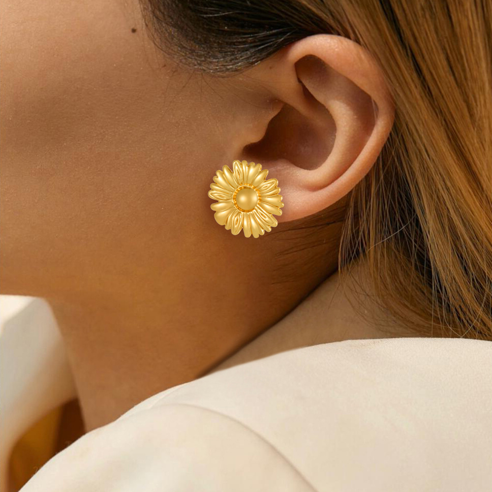Vintage Western Retro Sunflower Sunflower Temperament Retro Earrings Gold Plated Temperament Jewelry
