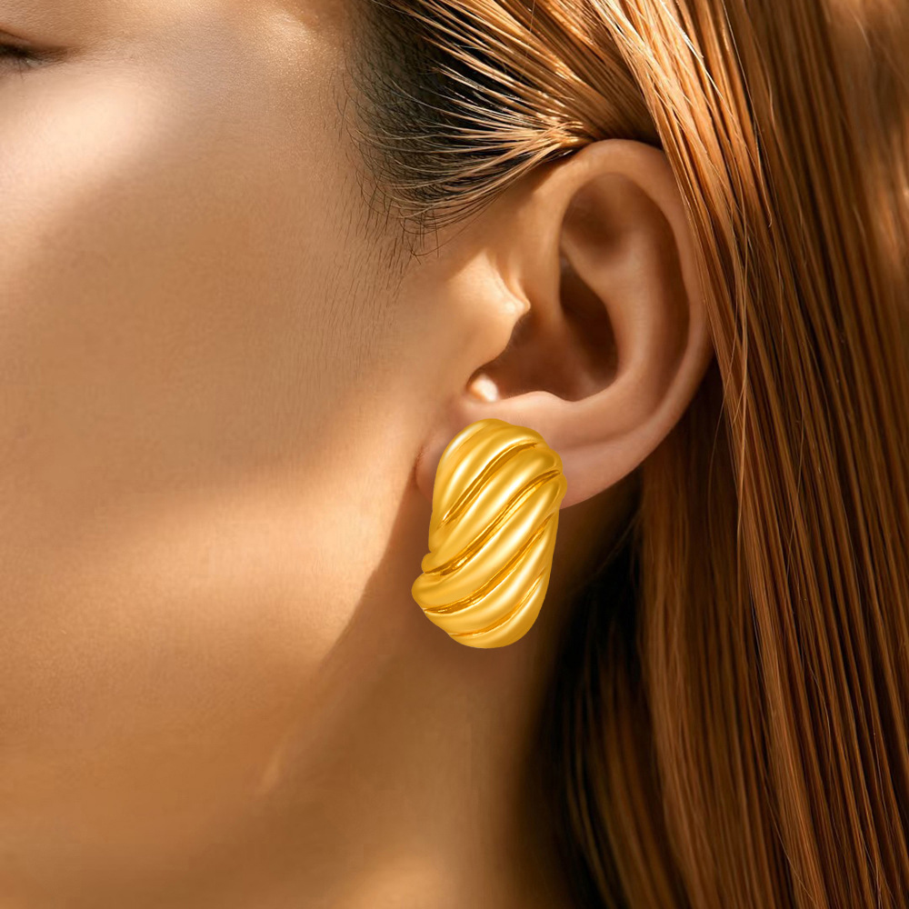 Cross-Border INS Style Stainless Steel 18K Gold Plated Shell Pattern Stripe Texture Line Metal Earrings Ear Studs Ear Jewelry Wholesale