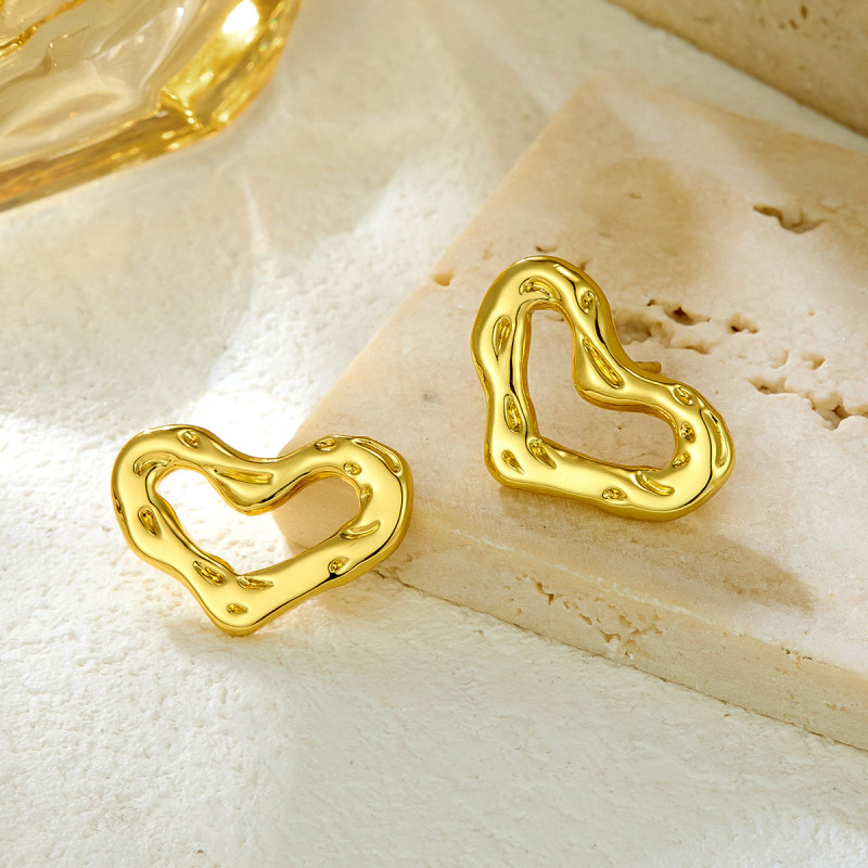 Cross-Border Hot-Selling Hammered Heart Stud Earrings Ins Style Elegant Irregular Concave-Convex Heart-Shaped Earrings for Women Simple Ear Jewelry