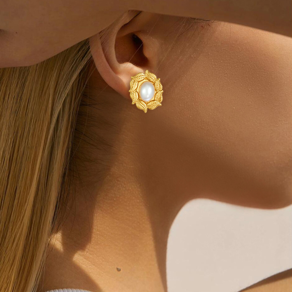 Vintage Earrings for Women Gold Earrings 18k Exquisite Fashion Earrings Wedding Leaf Earrings Court Style