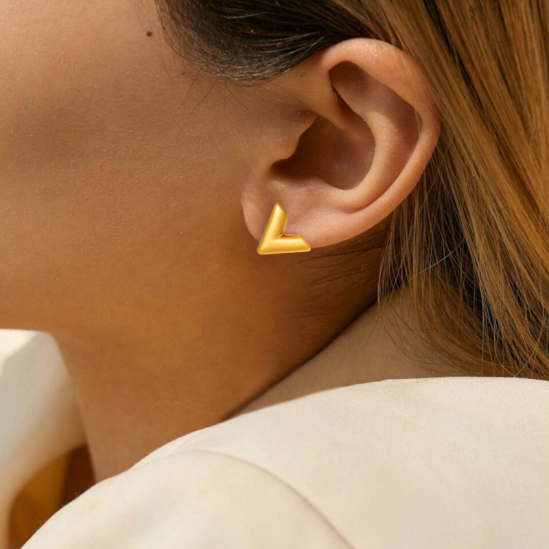 Minimalist V Letter Earrings for Women, Non-Fading, Non-Allergenic, Fashionable, Light Luxury V-Shaped Ear Piercing Jewelry, Titanium Steel Accessories, Trendy
