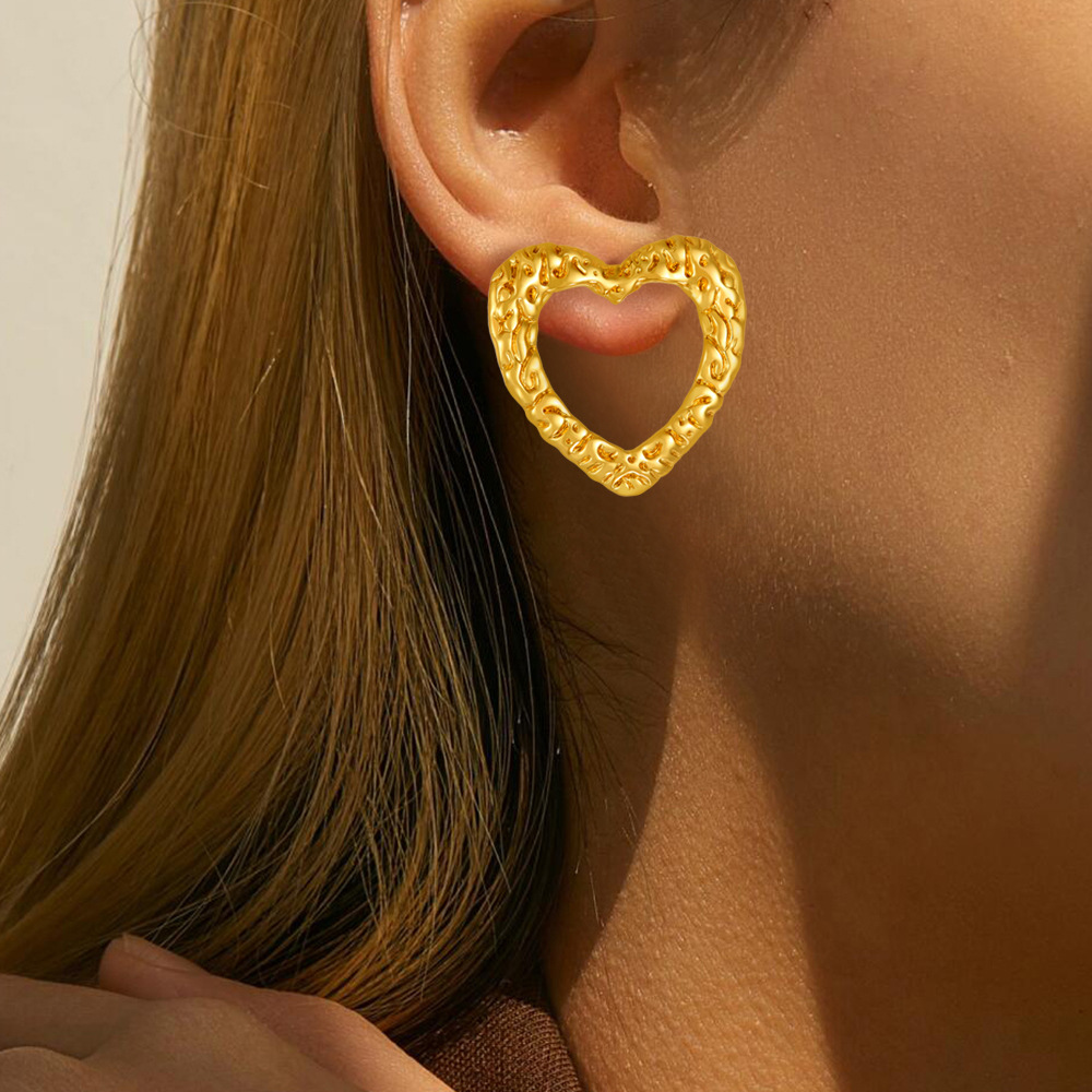 Cross-Border Wrinkled Texture Heart-Shaped Vintage Earrings for Women French Style Heart Elegant High-End Irregular Ear Jewelry