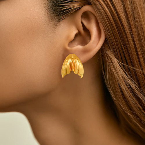 Cross-Border European and American INS Style 18k Gold Stainless Steel Titanium Steel Earrings French Minimalist Fish Tail Stripe Stud Earrings Wholesale