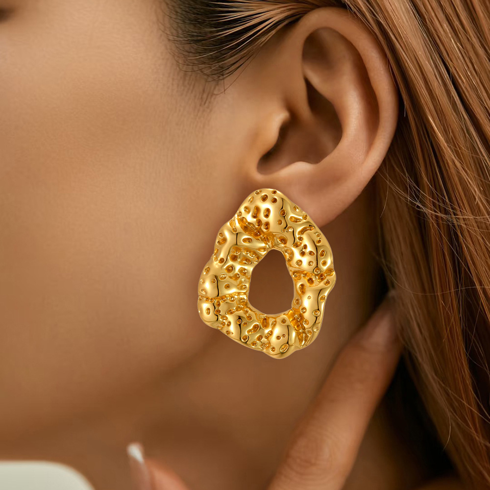 Korean Style Affordable Luxury Style Sweet Flowers Earrings Women's Retro High Sense Fashion Delicate Earrings Niche Design Earrings