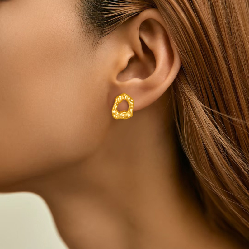Unique Design High-End Elegant Irregular Hammered Circle Metal Earrings for Women New Hot-Selling Stud Earrings