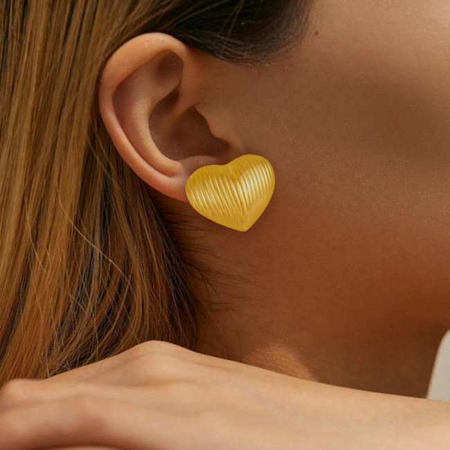 Cross-Border Hot Selling Striped Heart Earrings Stainless Steel Gold High-End Versatile Earrings Fashionable Elegant Light Luxury Ear Jewelry