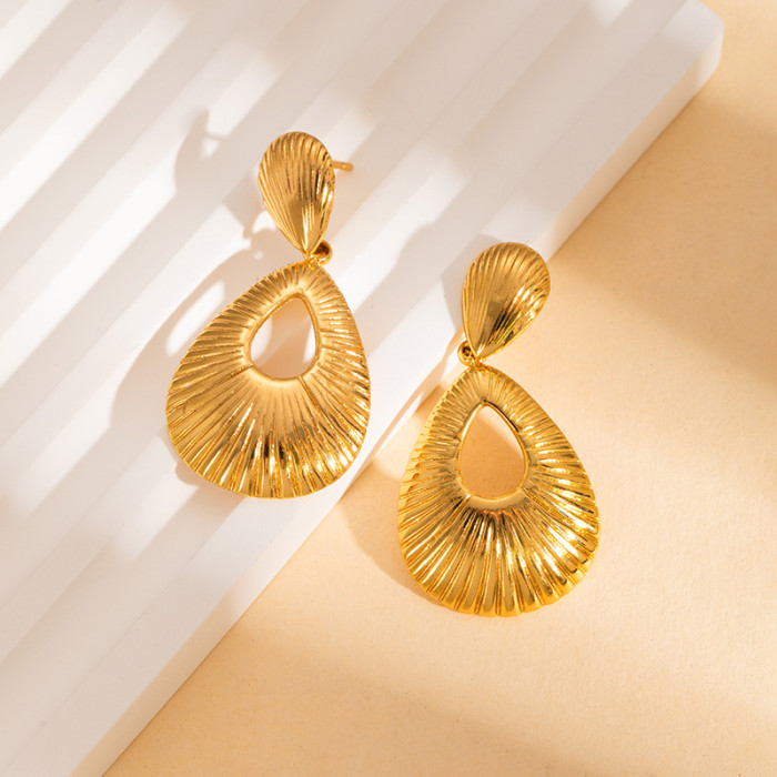 Titanium Steel French Style Heart-Shaped Earrings Sweet High Sense Earrings 18K Gold Plating Stainless Steel Earrings...