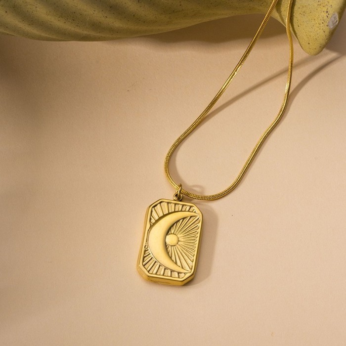French Style Stainless Steel Heart Pendant Necklace Niche High-End Sense Choker Sun Bowknot K-Gold Plated Titanium Steel Necklace