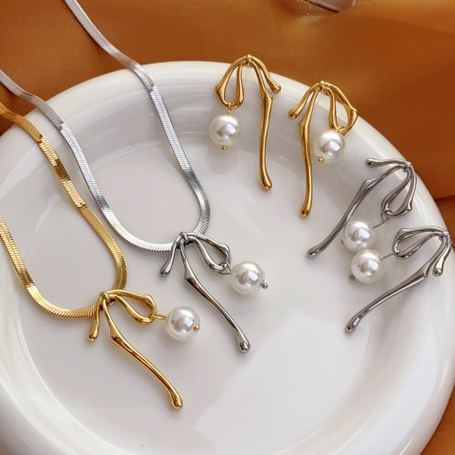 European and American Summer New Imitation Pearl Tassel Pendant Bow Necklace Niche Design Sense Personality Gold Simple Choker