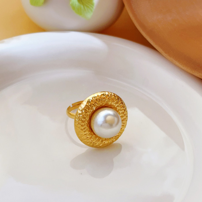 French INS Style Neutral Personality Straw Hat Design Inlaid Imitation Pearl Titanium Steel Necklace 18K Gold Plated Clavicle Chain