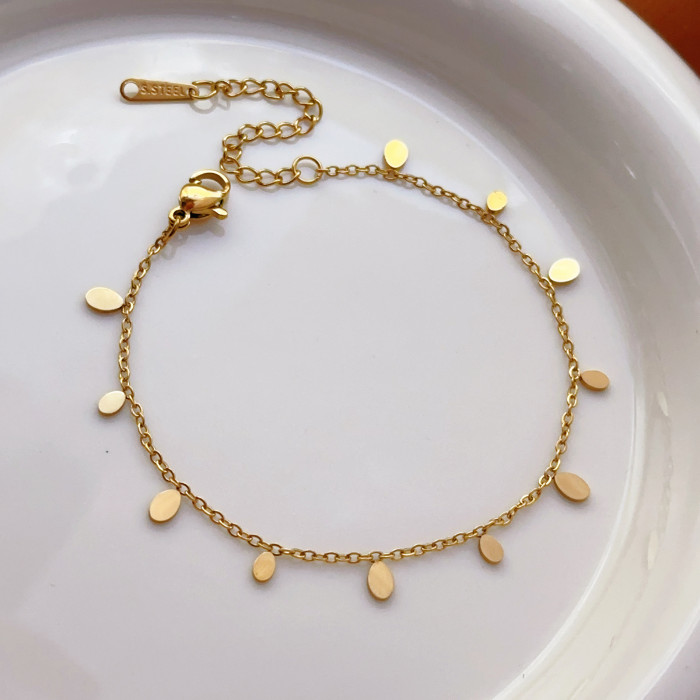 Light Luxury New Water Drop Titanium Steel Necklace for Women, Niche Design Sense Collarbone Chain, New 18K Gold Acce...