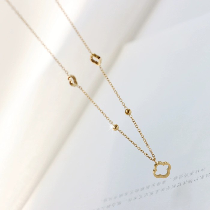 Four-leaf Clover Hollow Necklace for Women 18K Gold Plated Bead Design Exquisite High-end Personality Internet Celebr...