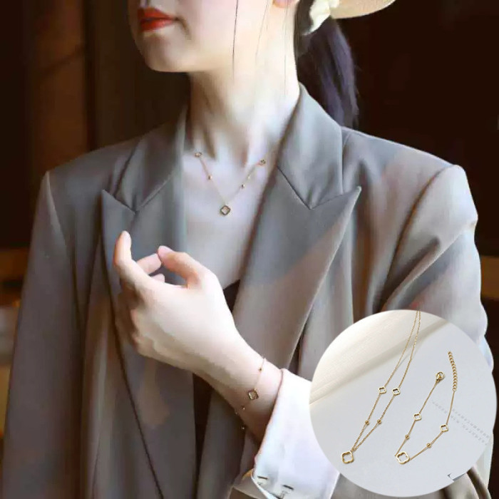 Four-leaf Clover Hollow Necklace for Women 18K Gold Plated Bead Design Exquisite High-end Personality Internet Celebr...