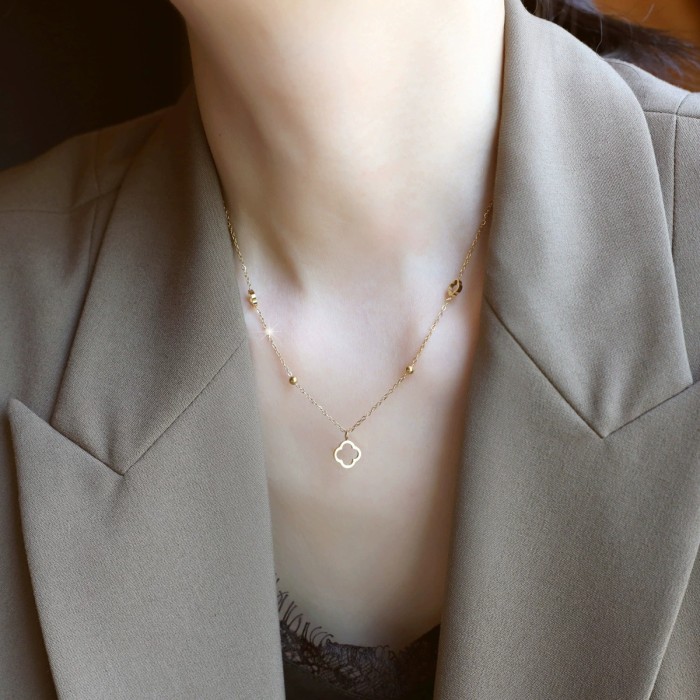 Four-leaf Clover Hollow Necklace for Women 18K Gold Plated Bead Design Exquisite High-end Personality Internet Celebr...