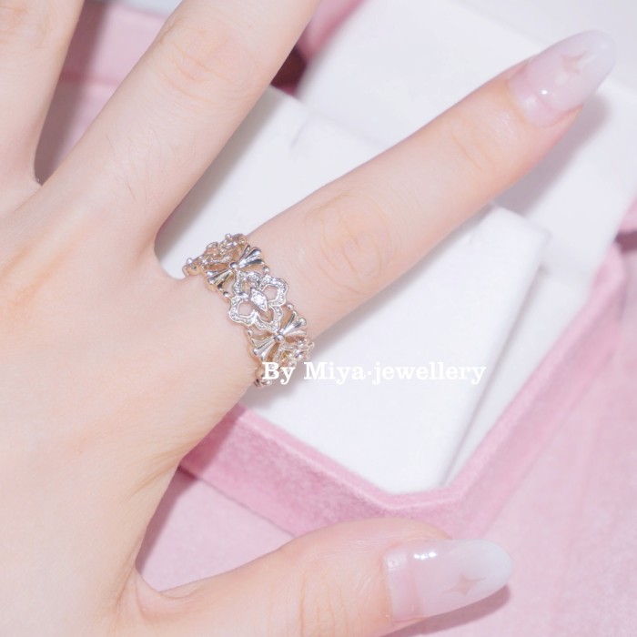 Iris Flower Hollow Vintage Texture Super Long Hand Court Style Open Ring