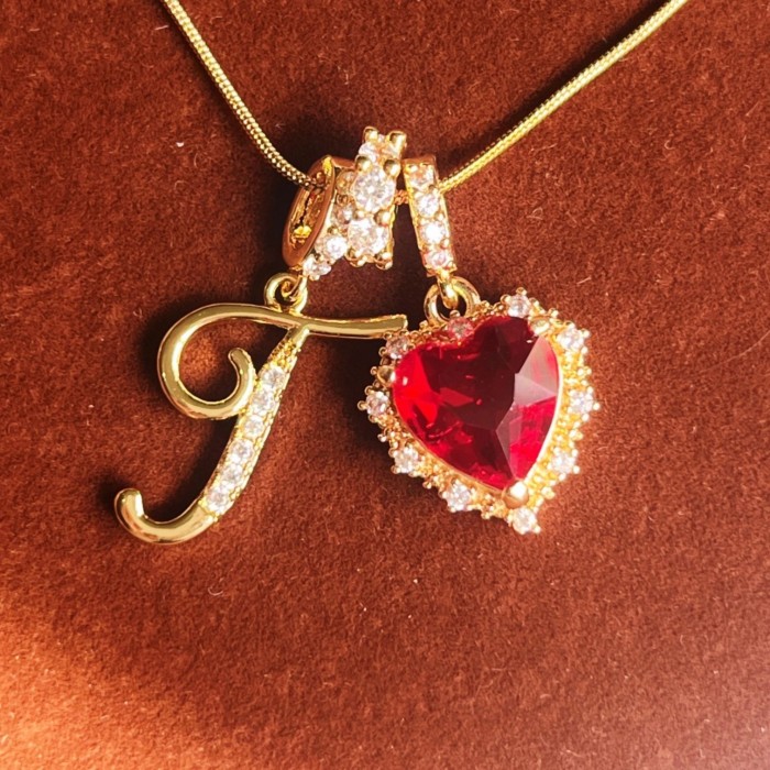 Vintage Retro Letter Necklace New Light Luxury Red Elegant Heart Zircon Letter High-end Gift