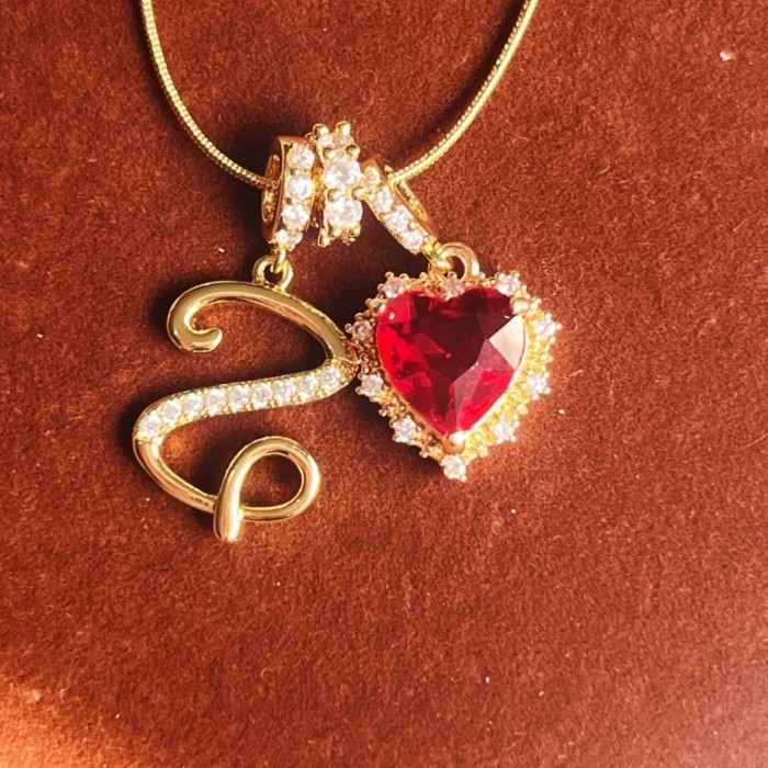 Vintage Retro Letter Necklace New Light Luxury Red Elegant Heart Zircon Letter High-end Gift