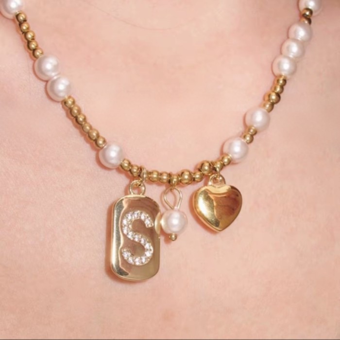 Ins Hot-Selling Niche Alphabet 26 Letter Necklace Stainless Steel Chain Hot Girl Autumn Winter Pearl Necklace