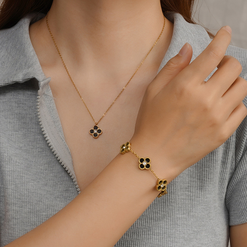 Xiaohongshu Hot-Selling Black Zircon Four-Leaf Clover Necklace for Women, Vintage Style, Simple Ins Korean Fashion Versatile Necklace