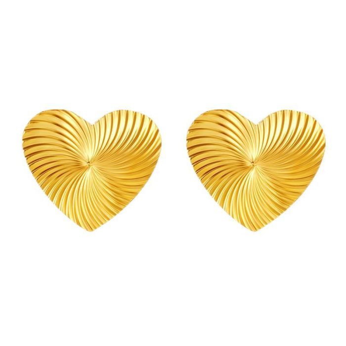 Fashion Heart Stainless Steel Earrings for Women Trendy Carved Peach Heart Earrings Versatile 18K Plated Earrings