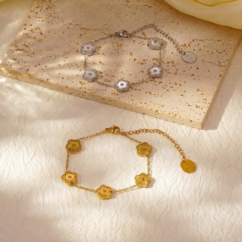 Non-Fading Titanium Steel Gold Five-Leaf Clover Mother-of-Pearl Bracelet for Women European and American Style Fashion Simple Light Luxury Five-Leaf Clover Forest Style