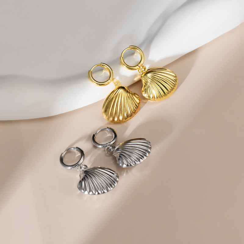 Qiaojin European and American Cross-Border Jewelry Stainless Steel Electroplated 18K Shell-Shaped Fashion Light Luxury Ear Clips Earrings Simple Ear Accessories