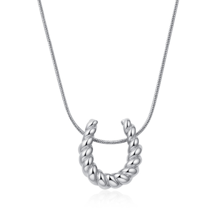 Titanium Steel Necklace for Women, Vintage Light Luxury Niche Design, New Simple Versatile High-End Clavicle Chain Ne...