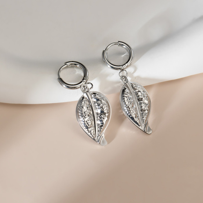 Qiaojin Jewelry Stainless Steel Electroplated 18K Shell-Shaped Fashion Light Luxury Ear Clips Earrings Simple Ear Acc...