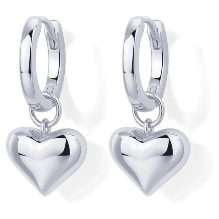 Celebrity Style New Simple Elegant Heart Earrings for Women New Dignified Simple Heart Earrings Accessories