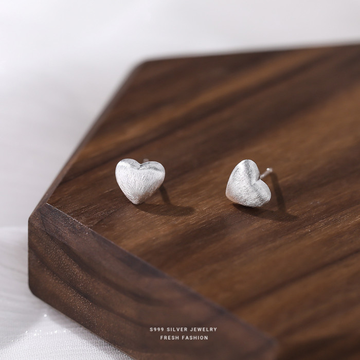 S999 Pure Silver Brushed Heart Earrings for Women Simple Versatile Petite Cute Niche Design Sense Elegant Earrings Wholesale